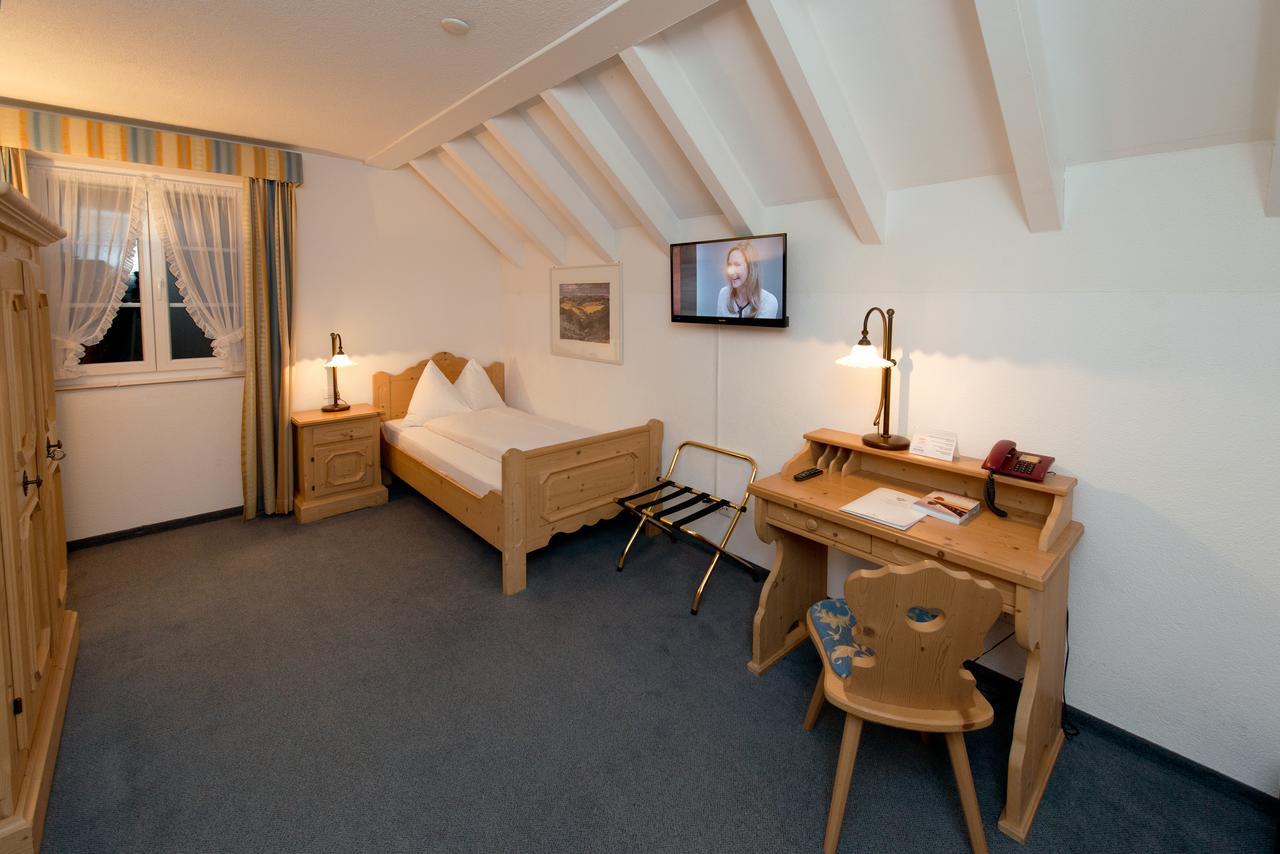 Landgasthof Zu Den Drei Sternen Brunegg Habitación foto
